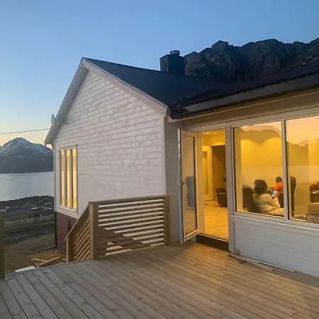 Panoramautsikt Over Eidsfjorden I Vakre Vesteralen Villa