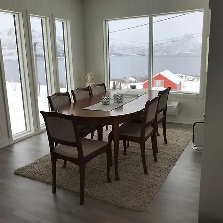Panoramautsikt Over Eidsfjorden I Vakre Vesteralen Villa