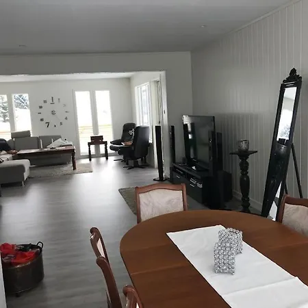 Panoramautsikt Over Eidsfjorden I Vakre Vesteralen Villa