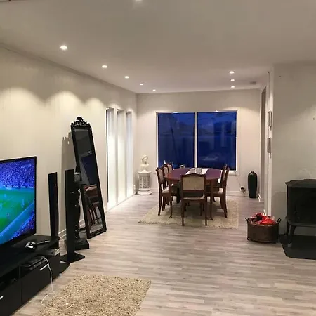 Panoramautsikt Over Eidsfjorden I Vakre Vesteralen Villa